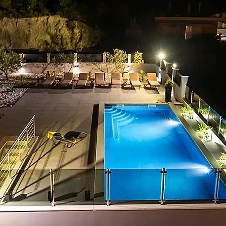 Hotel Tina 3*