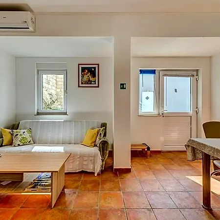 Tina Hotel